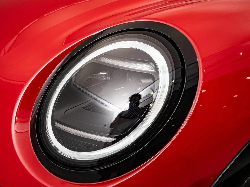 New 2026 Chili Red MINI Iconic image 16