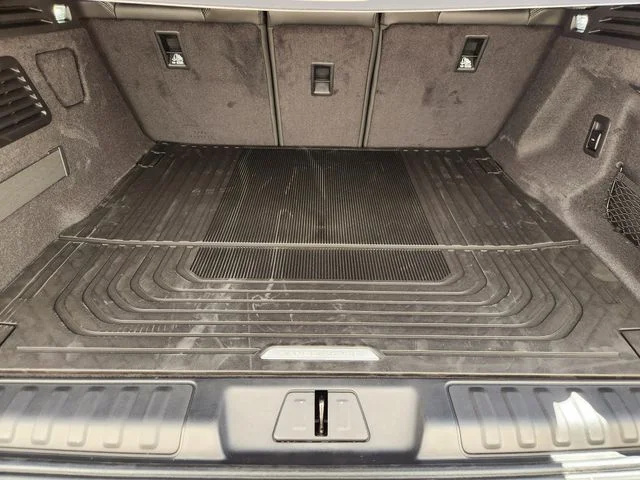 New 2026 Fuji White Land Rover SE image 21