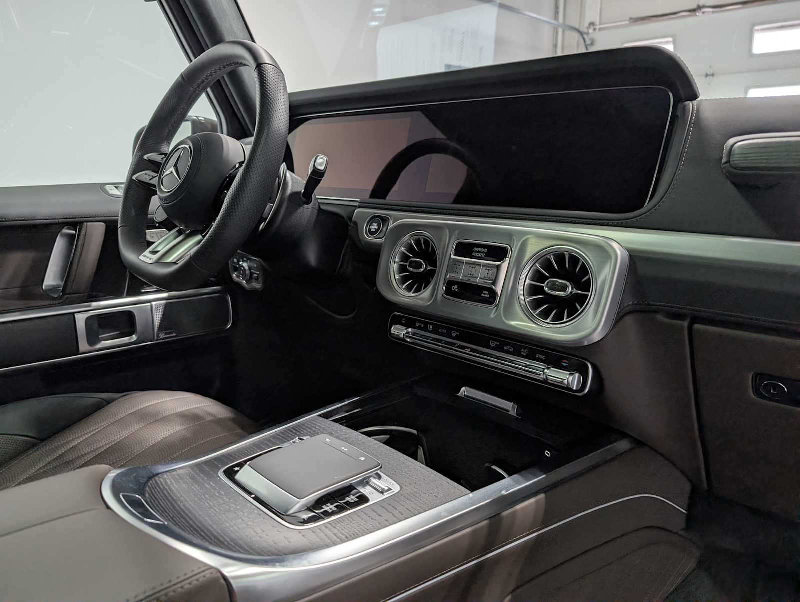 Certified Used 2025 MANUFAKTUR Signature Desert Sand Mercedes-Benz AMG® G 63 image 38