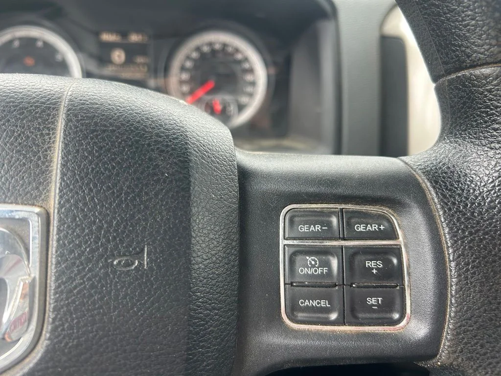 Used 2014 White Ram SLT image 17