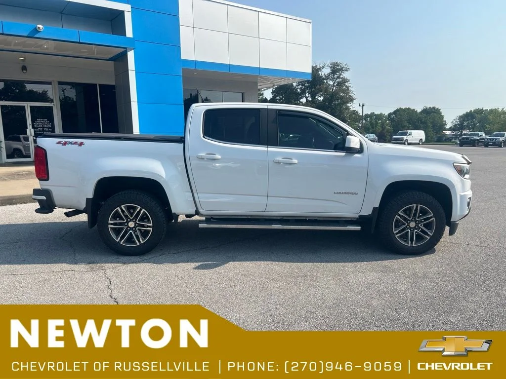 Used 2019 Summit White Chevrolet LT image 16
