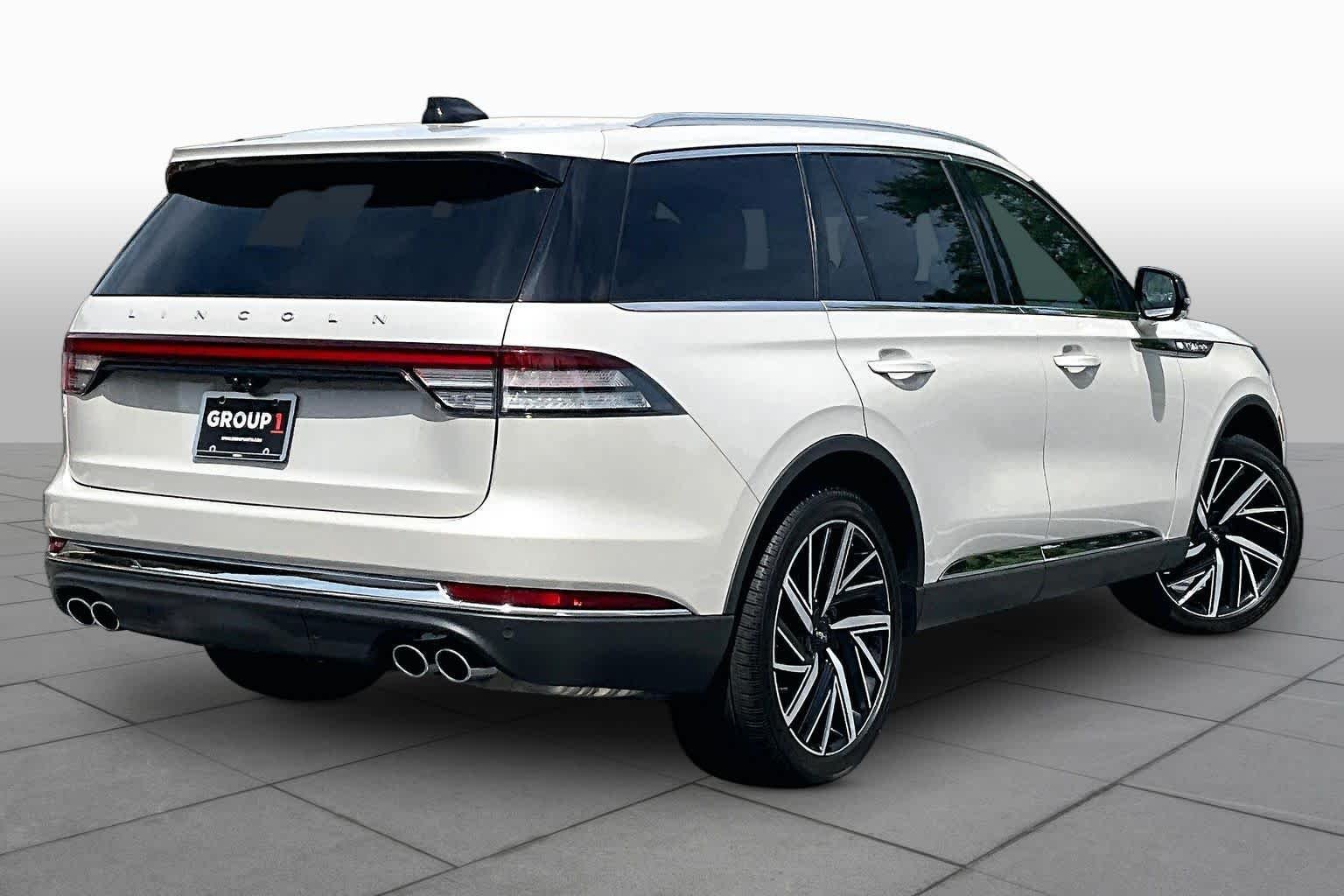 Used 2025 Ceramic Pearl Metallic Tri-Coat Lincoln Reserve image 22