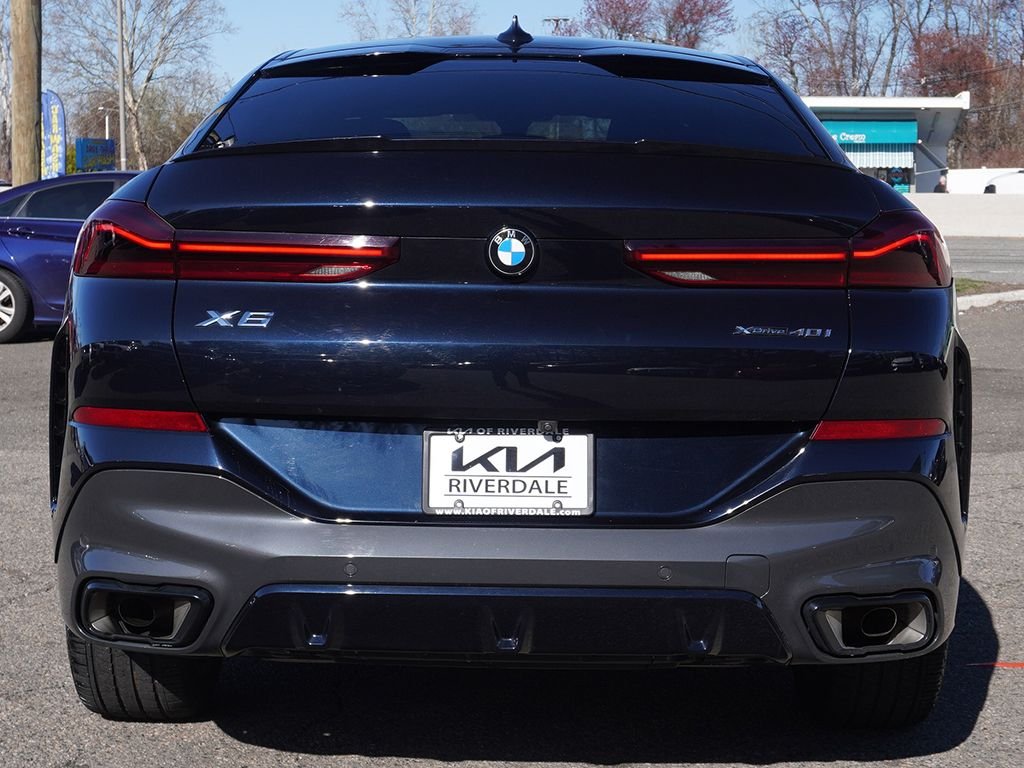 Used 2023 Black BMW xDrive40i image 14