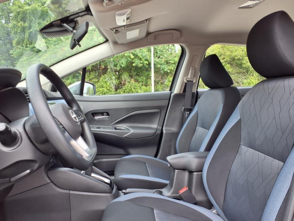 2025 Nissan Versa Sedan SV - Photo 9