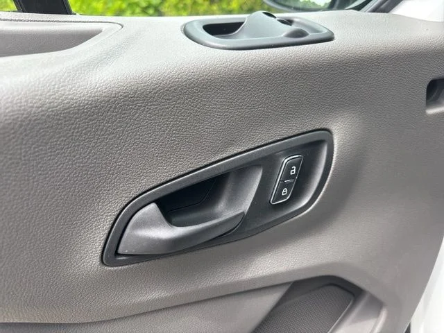 New 2024 White Ford Medium Roof Pass. XLT AWD image 16