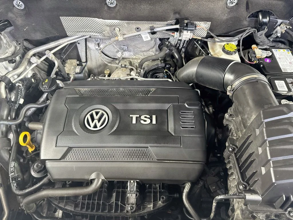 Used 2022 Silver Volkswagen 2.0T SE image 38