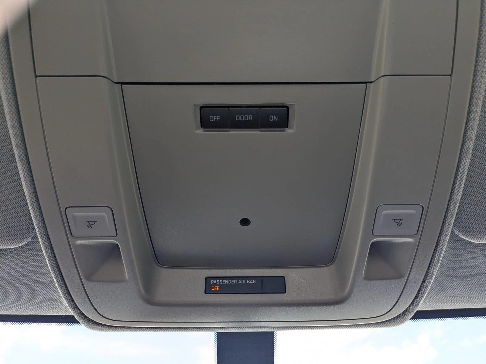 Used 2014 White GMC Base image 22