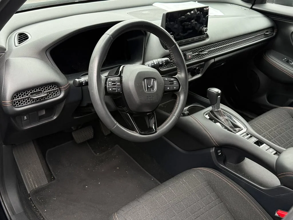 Used 2024  Honda Sport image 4