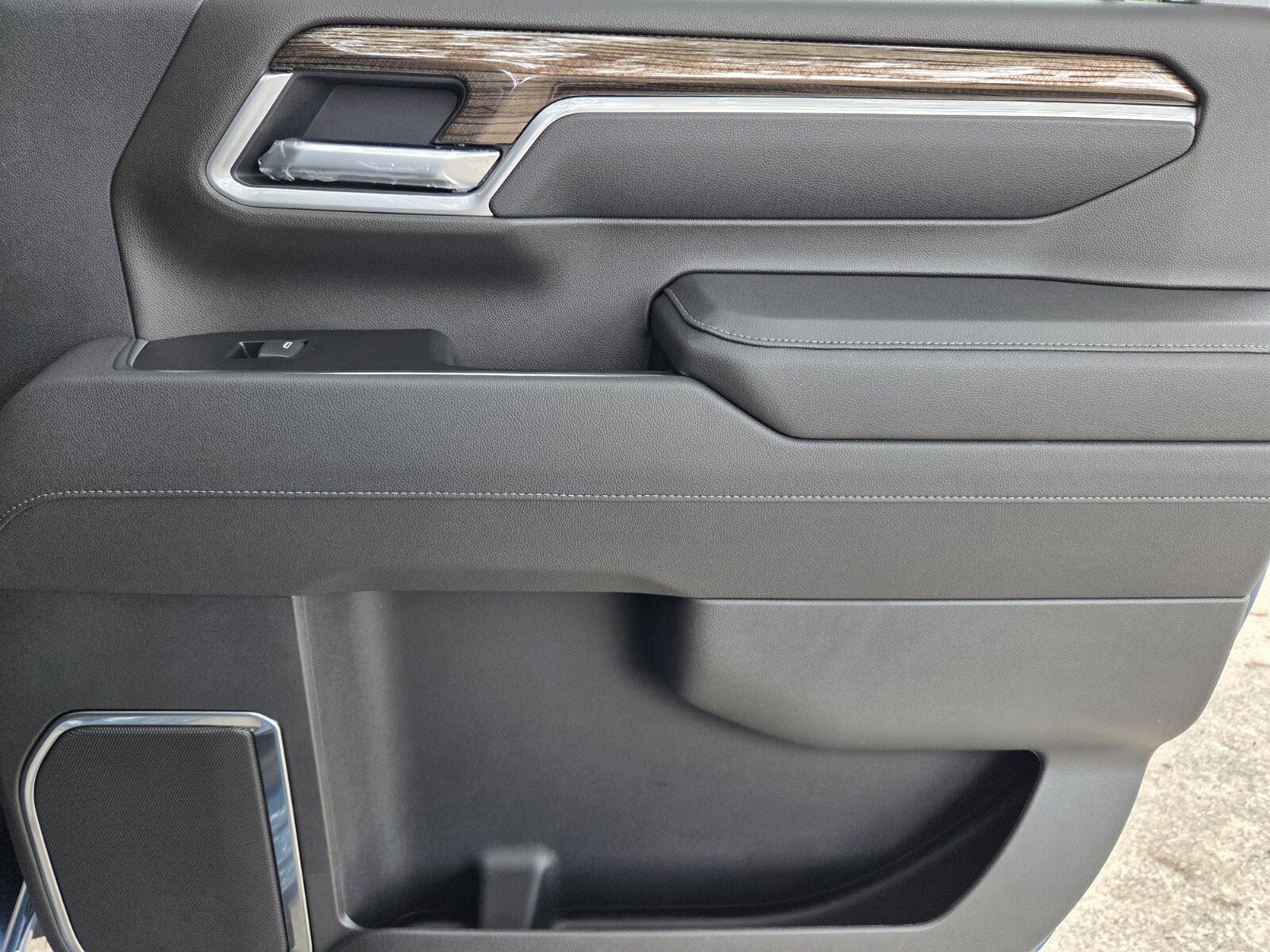 New 2026 Lakeshore Blue Metallic Chevrolet LT image 18