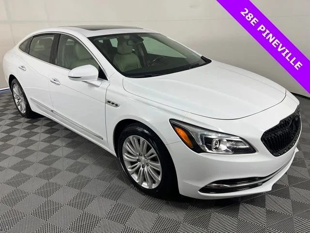 2019 Buick LaCrosse Essence's photo