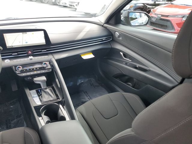2025 Hyundai Elantra SEL - Photo 24