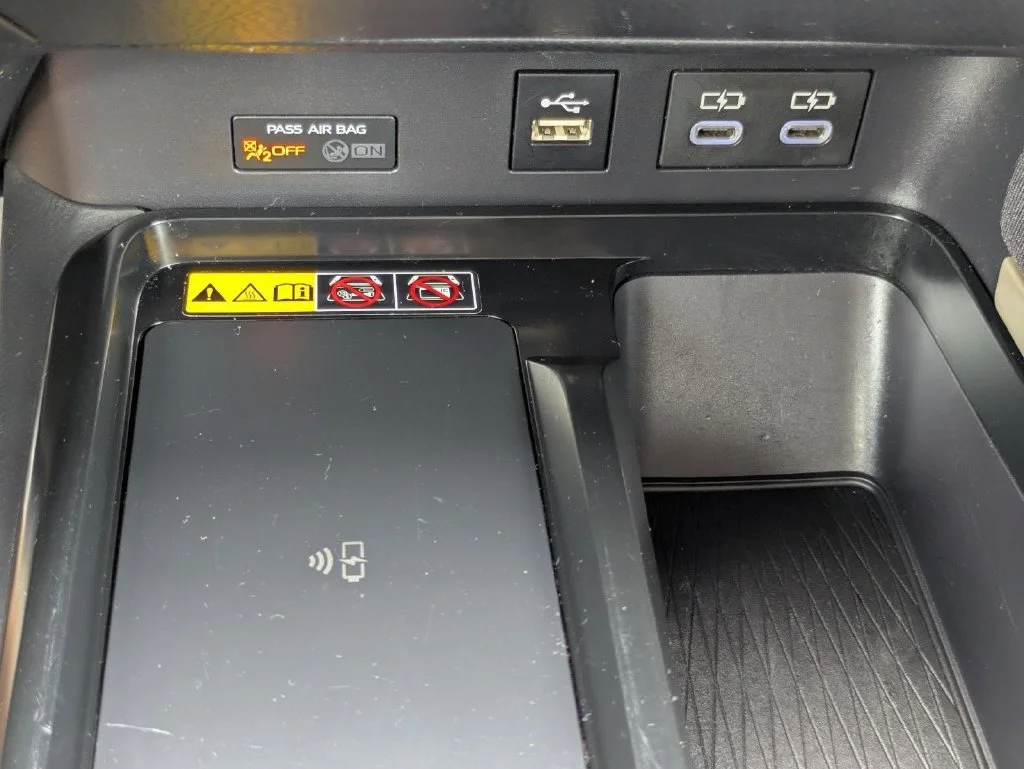 Used 2025 White Toyota LE image 30