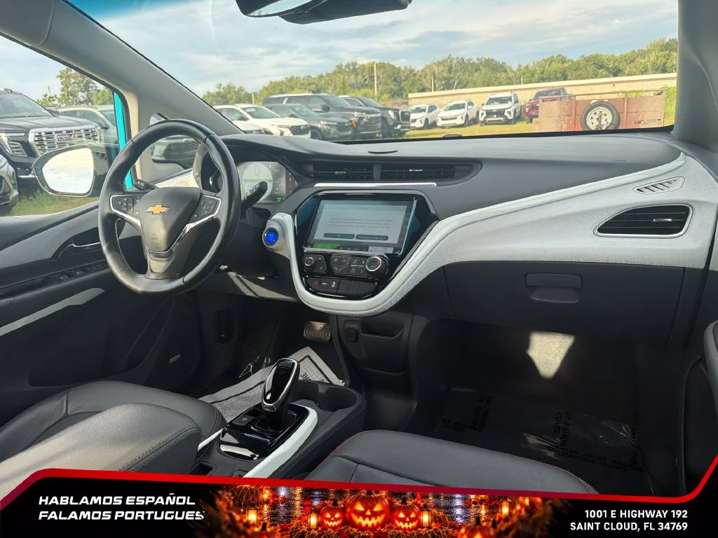 Used 2021 OASIS BLUE Chevrolet Premier image 29