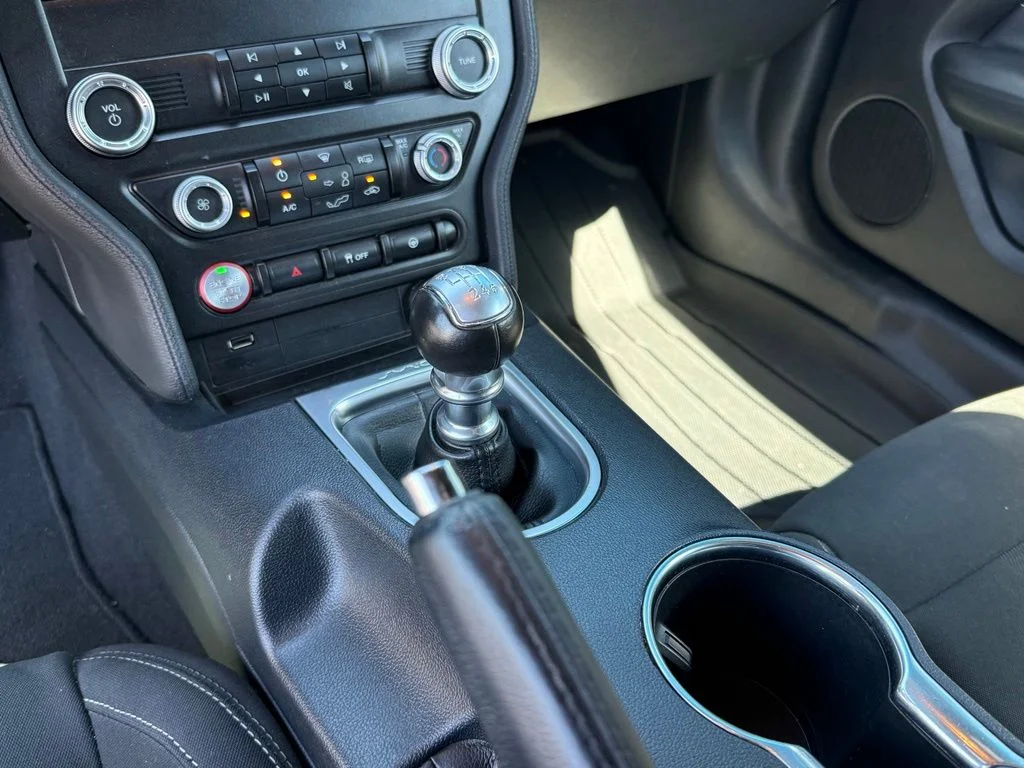 Used 2022 White Ford GT image 23