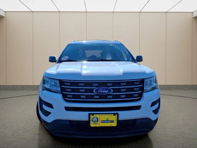 Used 2016 White Ford Base image 3