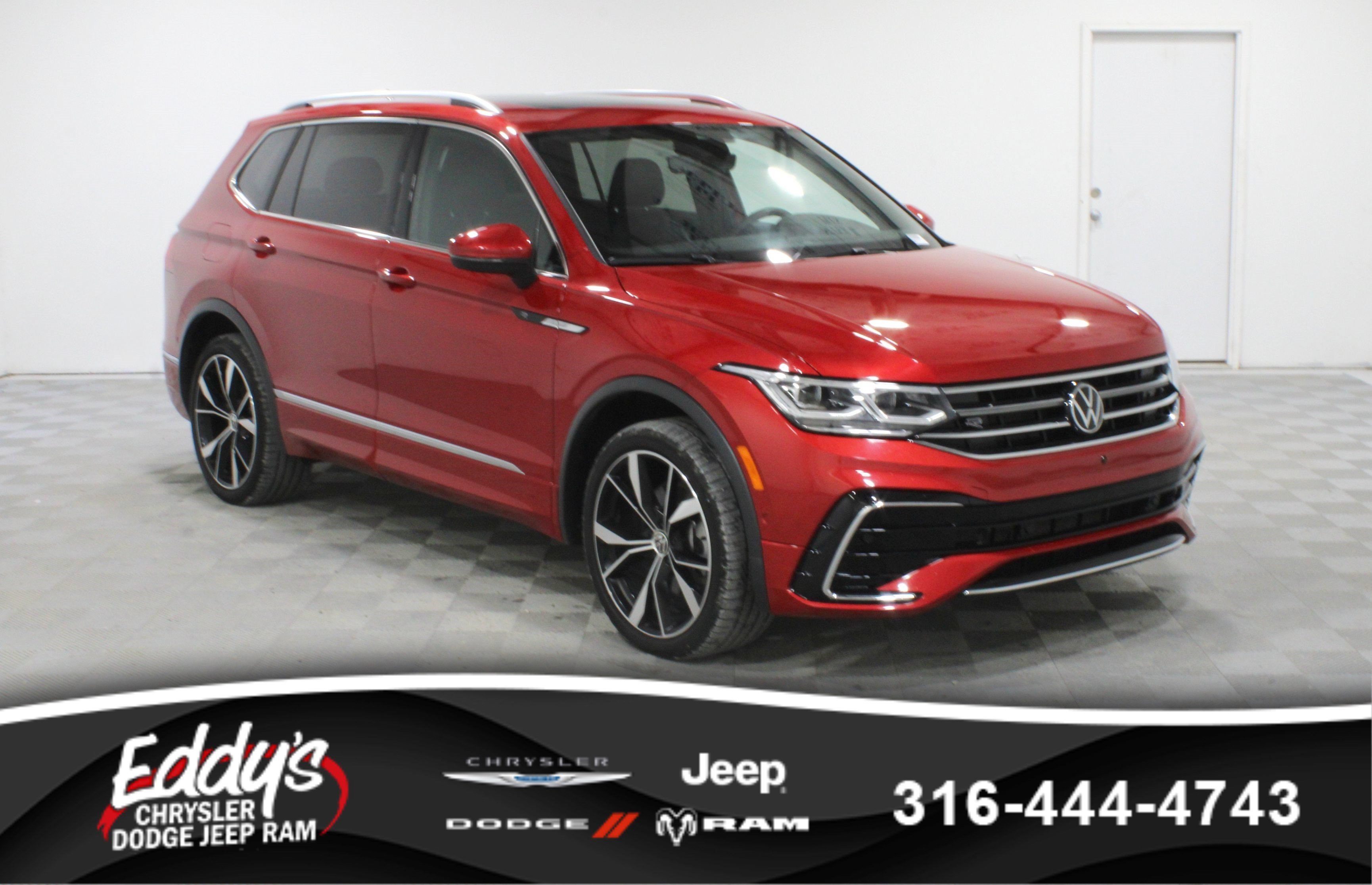 Used 2024 Kings Red Metallic Volkswagen SEL R-Line image 1