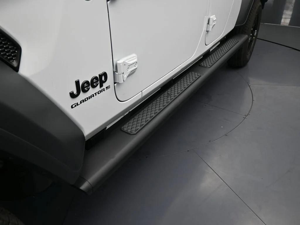 New 2026 Bright White Clear-Coat Exterior Paint Jeep Sport image 26