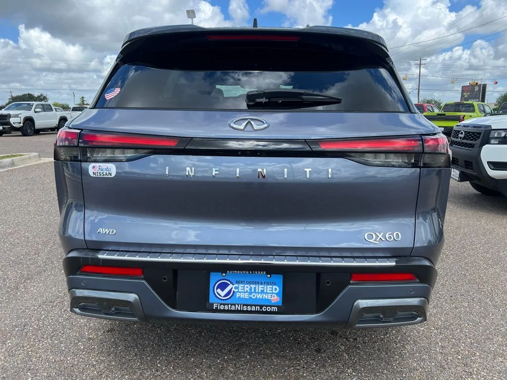 Used 2023 Blue INFINITI Sensory image 6