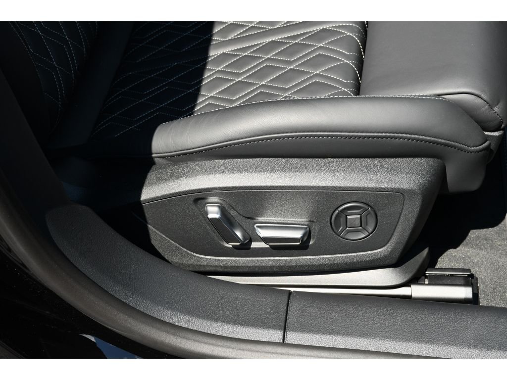 Used 2025 Brilliant Black Audi Prestige image 33