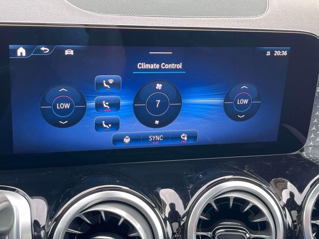 New 2026 Polar White Mercedes-Benz GLB 250 image 26