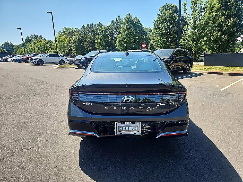 Used 2024 Portofino Gray Hyundai SEL image 8