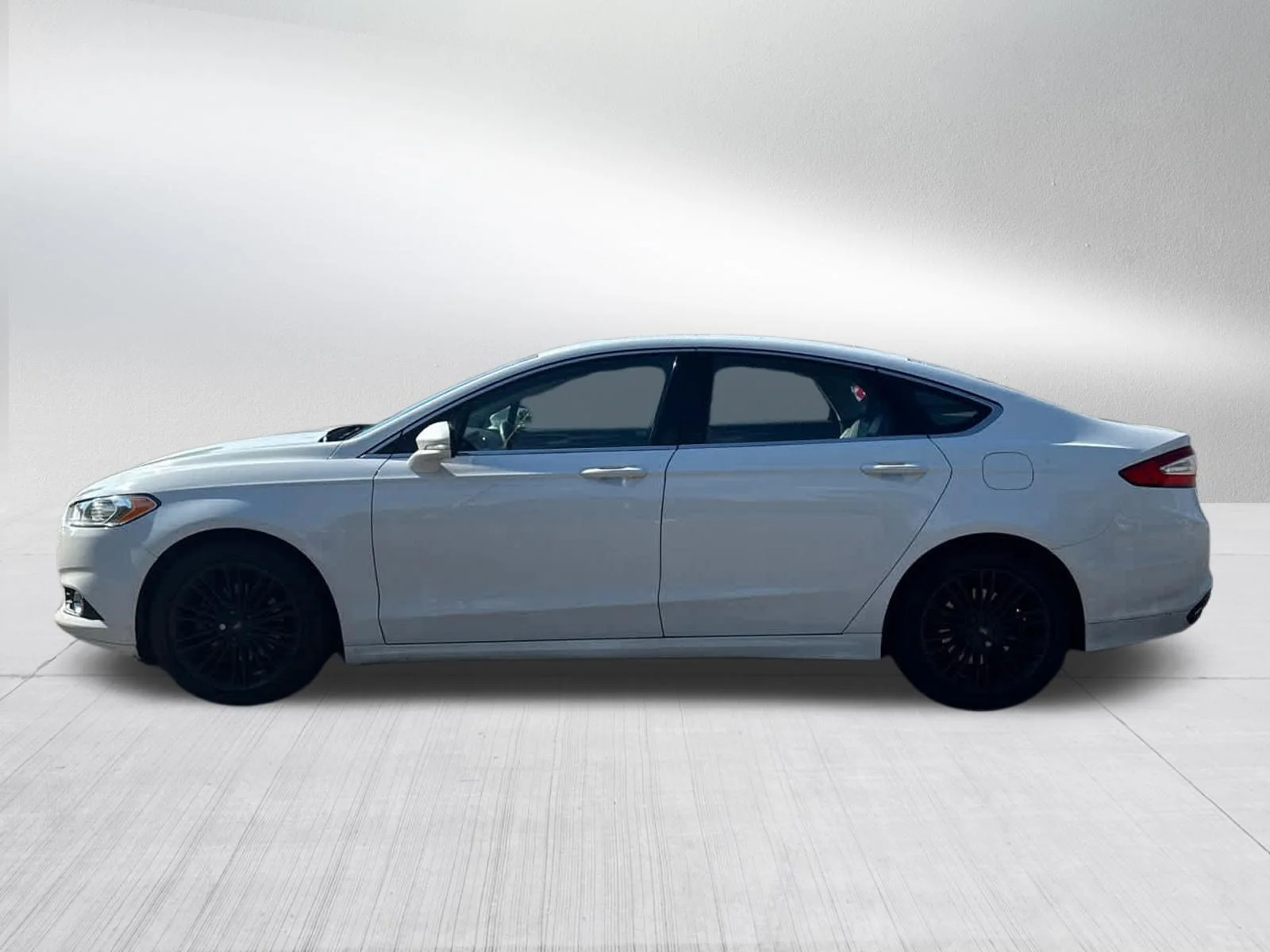 Used 2014 Oxford White Ford SE image 4