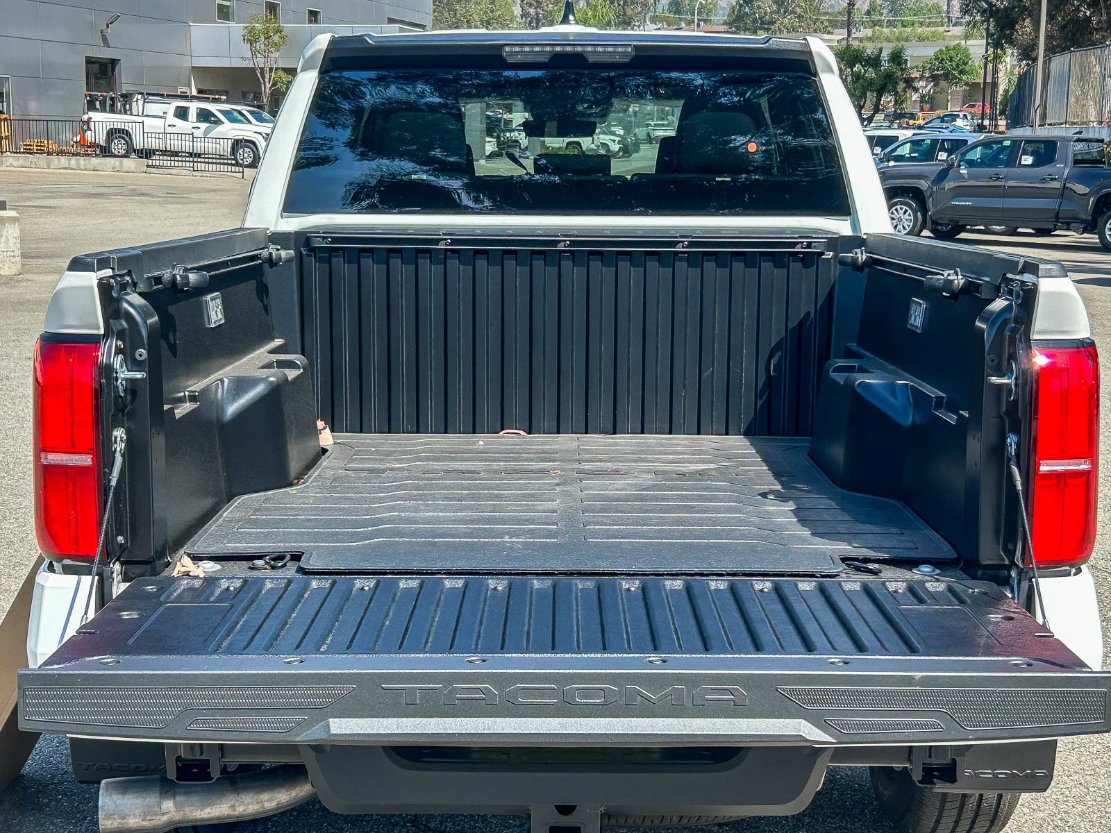 2026 Toyota Tacoma SR5 - Photo 26