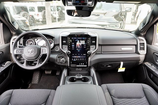 New 2026 Bright White Clear-Coat Exterior Paint RAM Big Horn/Lone Star image 24