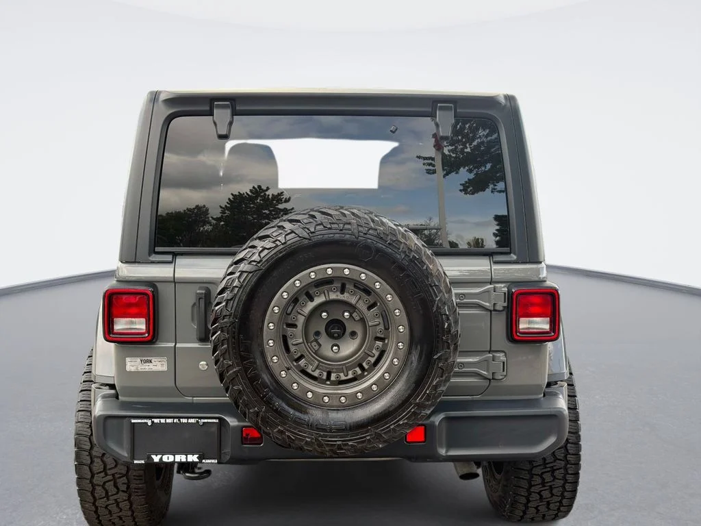 Used 2019 Gray Jeep Unlimited Sahara image 6