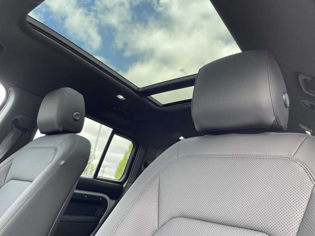 New 2026 Borasco Grey Land Rover X-Dynamic SE image 16