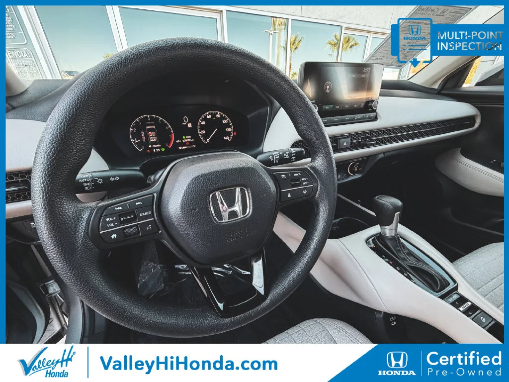 Certified Used 2025 Lunar Silver Metallic Honda AWD LX image 17