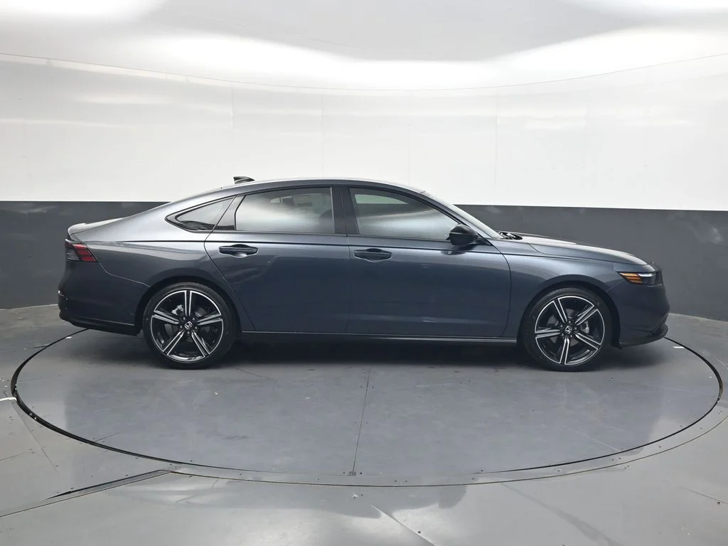 New 2026 Meteorite Gray Metallic Honda SE image 3