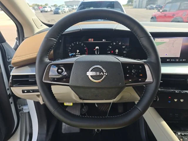 Used 2026 White Nissan Platinum image 4