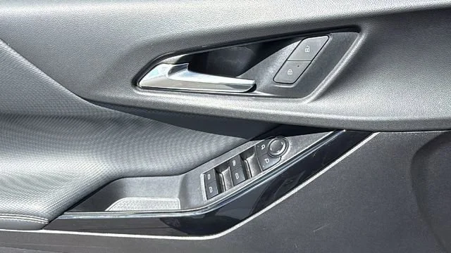 2025 Chevrolet Equinox LT - Photo 22
