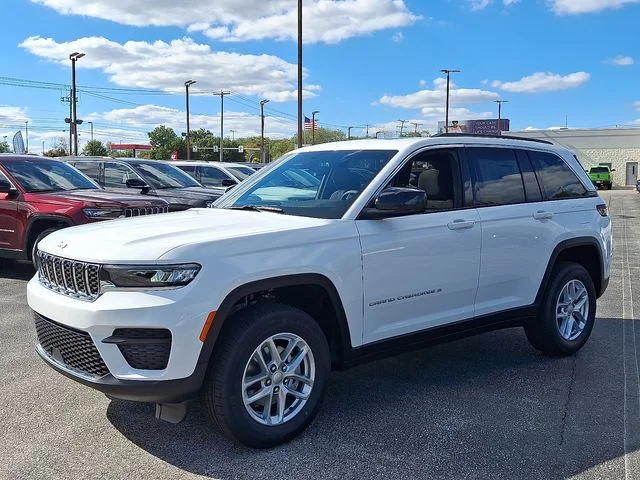 New 2025 White Jeep Laredo X image 3