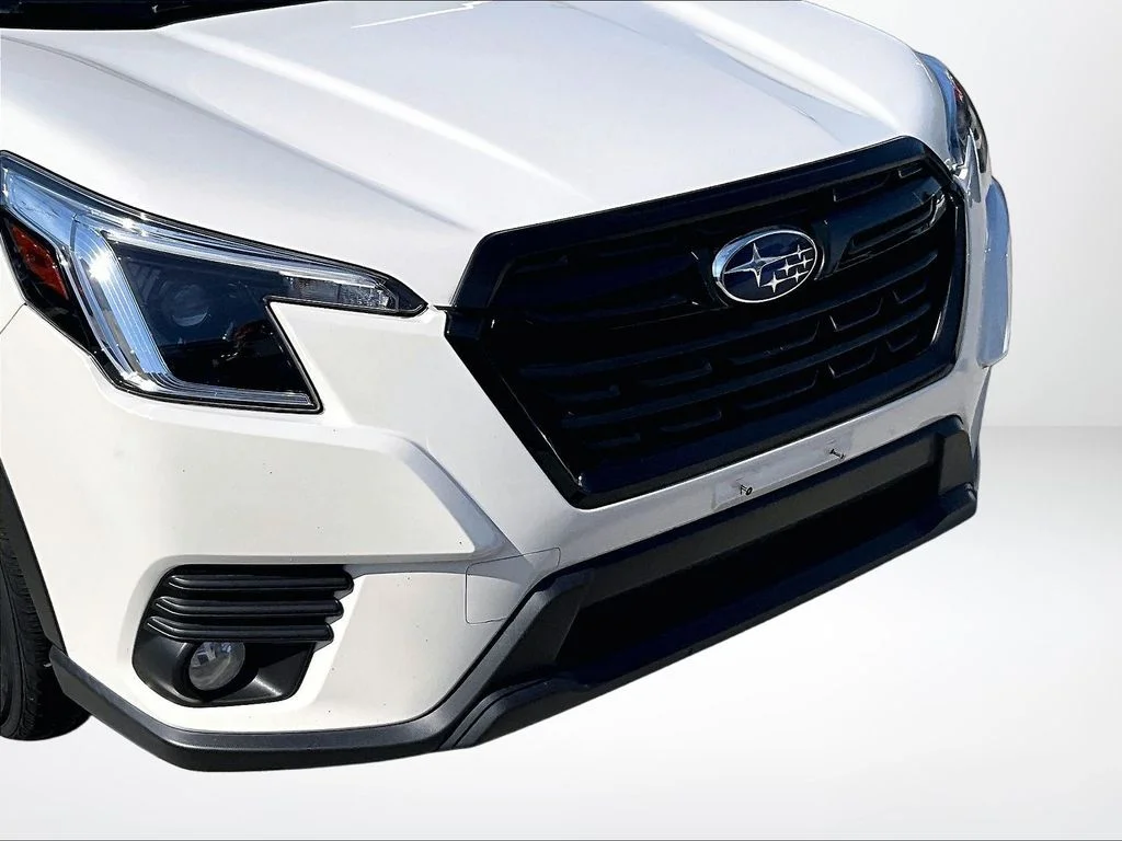 Used 2023 White Subaru Premium image 29