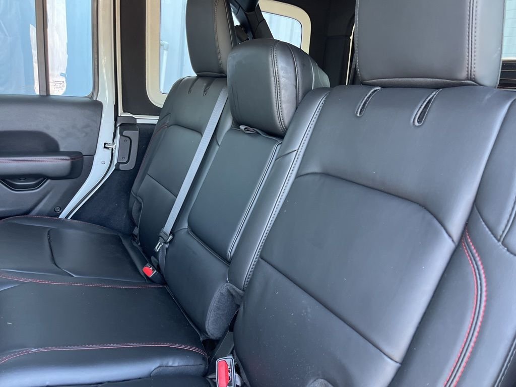 Used 2025 Bright White Clearcoat Jeep Rubicon X image 41