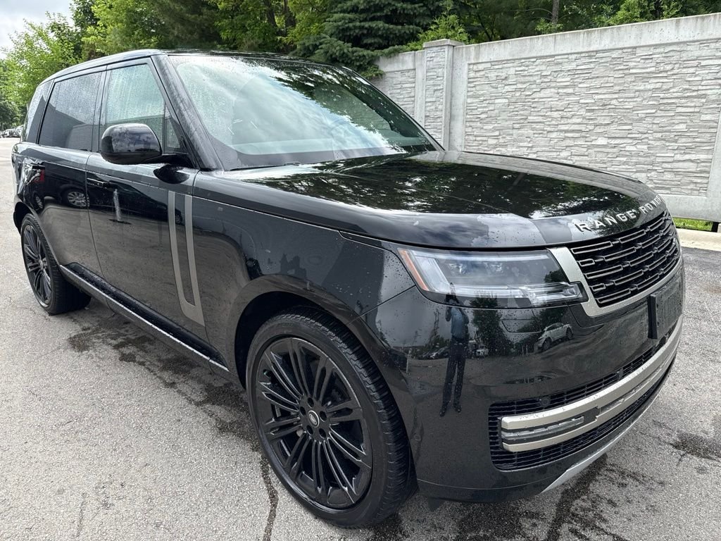 Used 2024 Black Land Rover SE image 6
