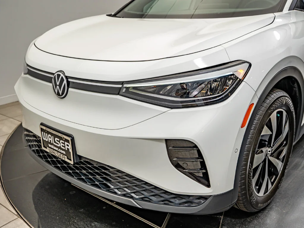 Used 2023 Pure White Volkswagen Standard image 3