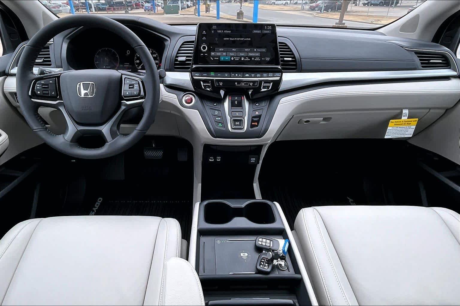 View vehicle photo 5