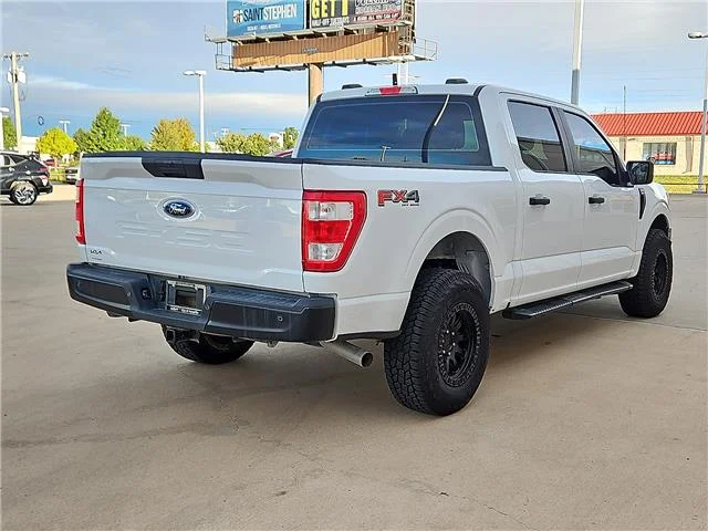 Used 2023 Oxford White Ford XL 4x4 SuperCrew Cab 5.5 ft. box 145 in. WB image 2