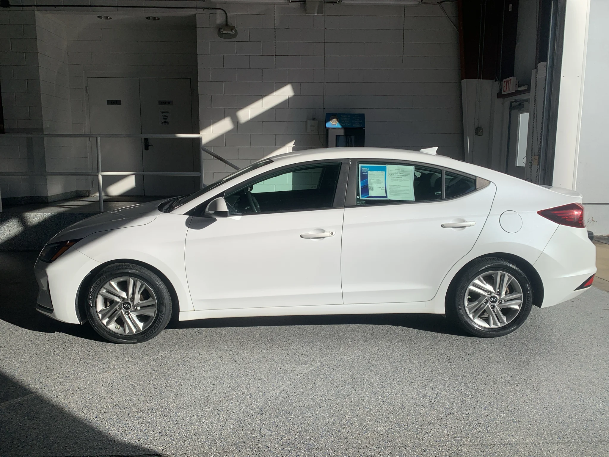 Used 2020  Hyundai SEL image 5