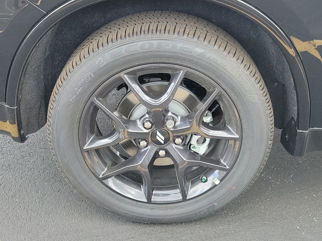 New 2026 Diamond Black Clear-Coat Exterior Paint Dodge GT Plus image 5