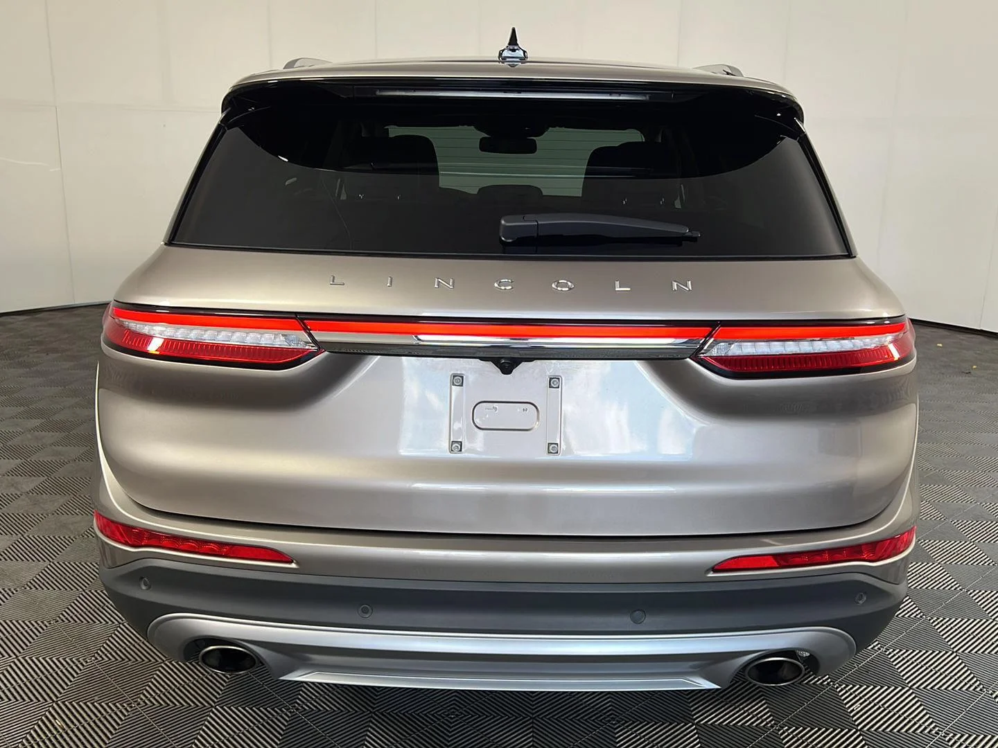 Used 2021 Iced Mocha Lincoln Standard image 6
