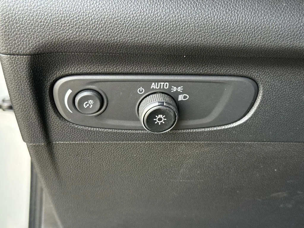 Used 2023 Gray Buick Essence image 42