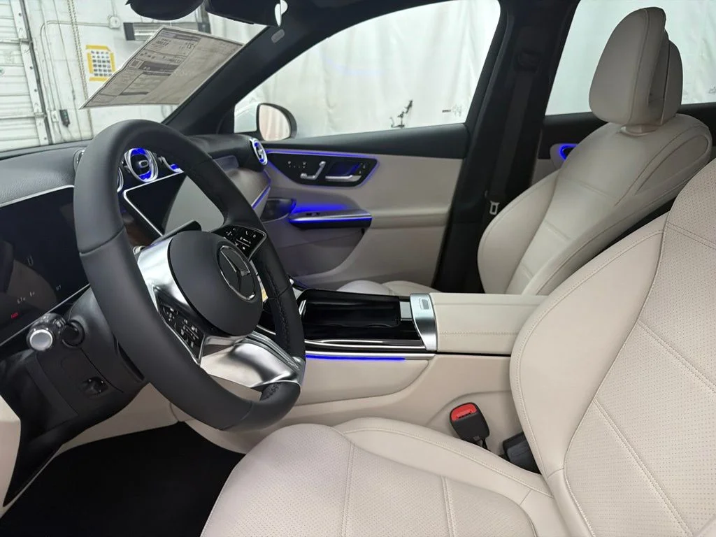 New 2027 White Mercedes-Benz GLC 300 image 14