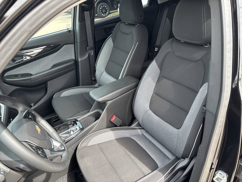 New 2026 Mosaic Black Metallic Chevrolet LT image 19