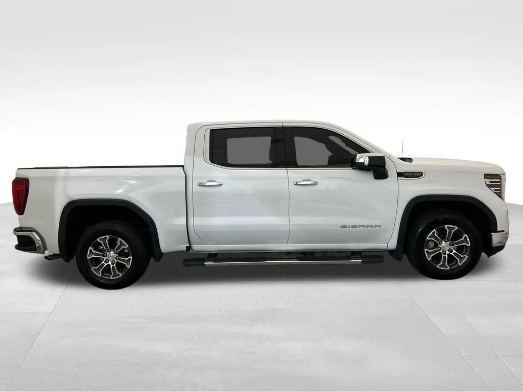 Used 2025 Summit White GMC SLT image 7