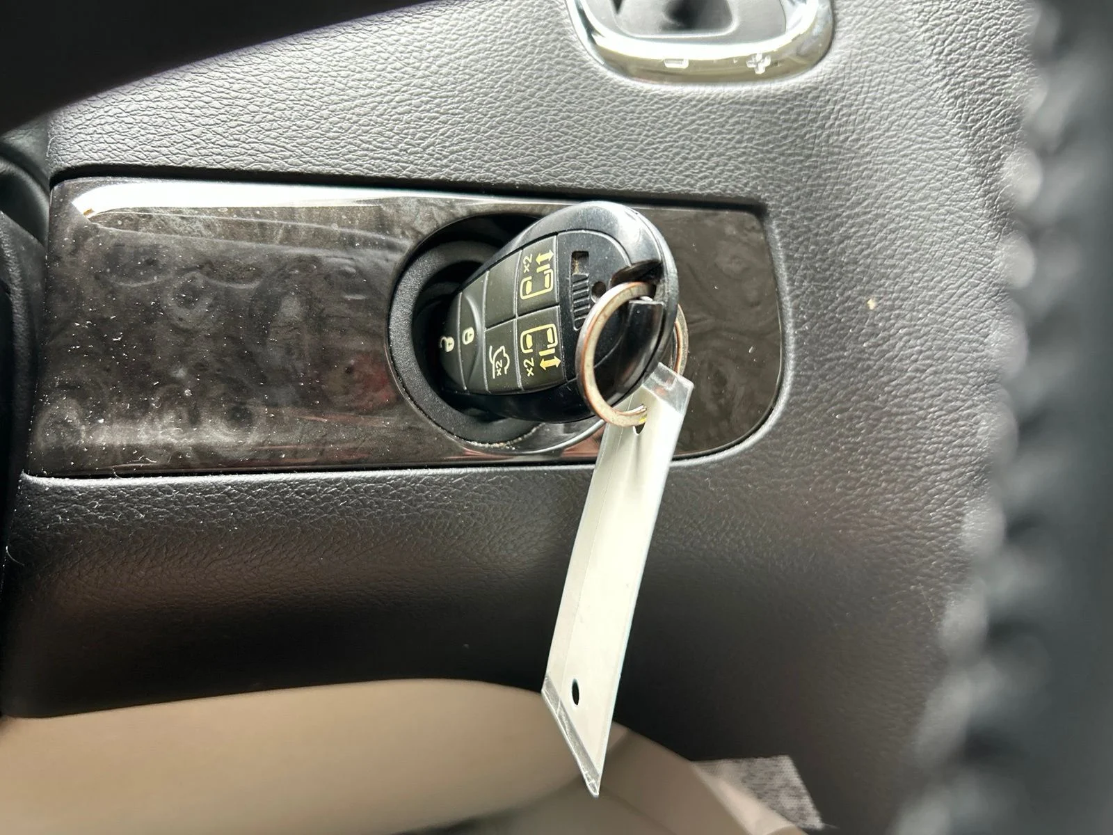 Used 2013 Stone White Dodge SXT image 19
