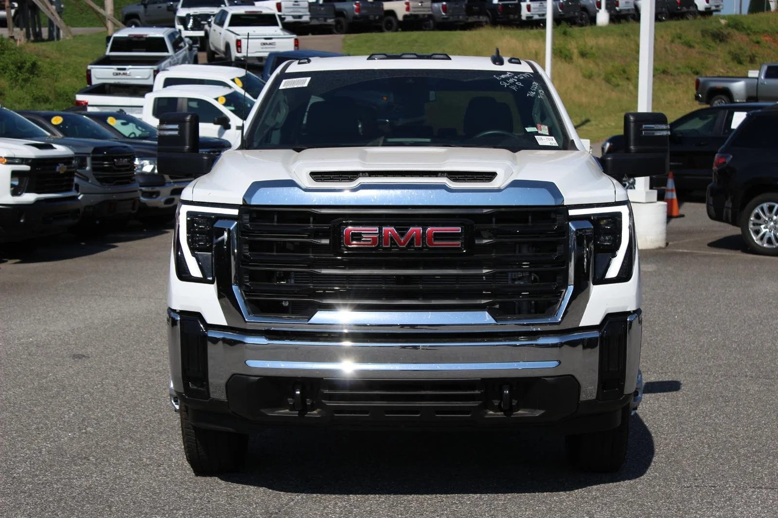 New 2026 Summit White GMC Pro image 2